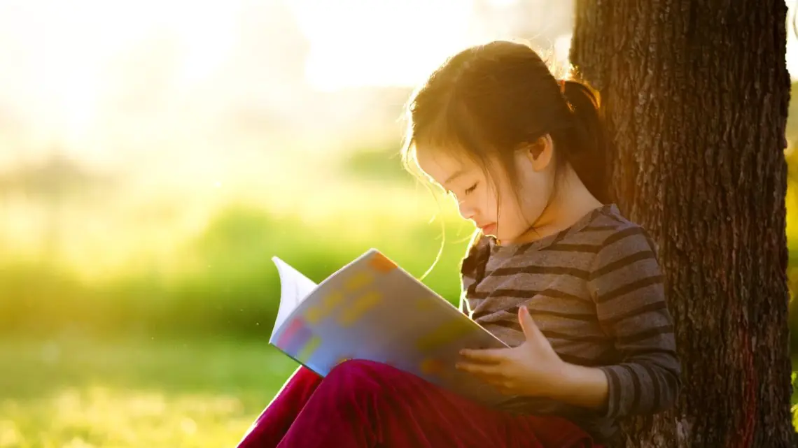 Lendo para Crescer: Como os Livros Moldam o Nosso Pensamento Lendo para Crescer: Como os Livros Moldam o Nosso Pensamento
